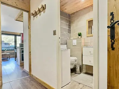 Salle de bains dans l'établissement Sublime T2 rénové proche centre Val Claret pour 6 personnes - FR-1-411-914