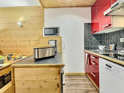 Cuisine ou kitchenette dans l'établissement Sublime T2 rénové proche centre Val Claret pour 6 personnes - FR-1-411-914