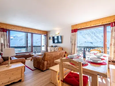 Coin salon dans l'établissement Apartment Le Bec Rouge - Le Lac-10 by Interhome