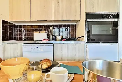 Cuisine ou kitchenette dans l'établissement Résidence Le Villaret - 2 pièces spacieux pour 5 personnes situé au pied des pistes de 