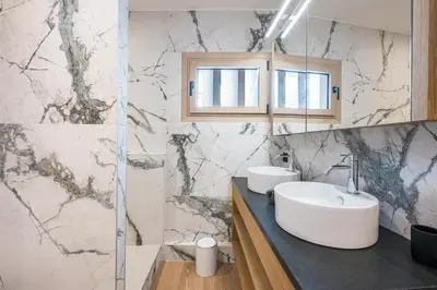Salle de bains dans l'établissement Tignes le Lac - Appartement 8p - Pied des pistes