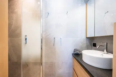 Salle de bains dans l'établissement Tignes le Lac - Appartement 8p - Pied des pistes