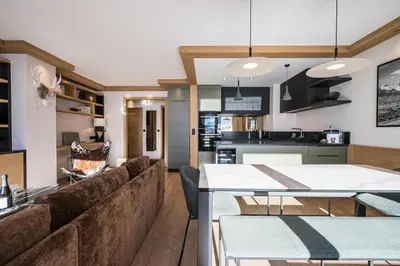 Cuisine ou kitchenette dans l'établissement Tignes le Lac - Appartement 8p - Pied des pistes