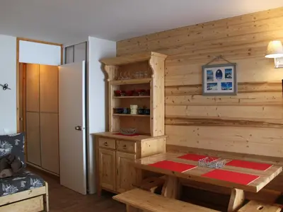 Cuisine ou kitchenette dans l'établissement Appartement rénové ski aux pieds, balcon, 5 pers. - FR-1-181-2746