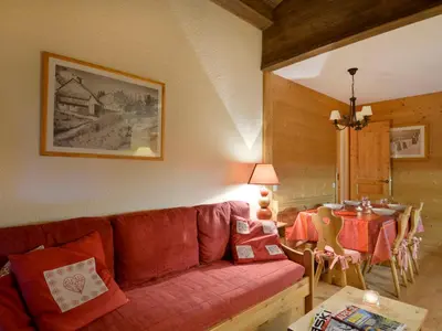 Coin salon dans l'établissement Charmant appartement rénové 2 pièces + cabine, accès piste, animaux admis - FR-1-181-2754