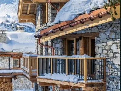 L'établissement Appartement 6 pers. avec terrasse près des pistes, cheminée et parking, Val d'Isère - FR-1-567-111 en hiver