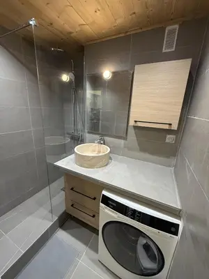 Salle de bains dans l'établissement Appartement Tignes 2100 - 6-8 personnes - 2 chambres - 3 Télévisions - Wifi inclus