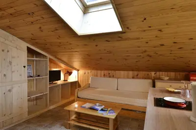 Télévision ou salle de divertissement dans l'établissement Résidence Amethyste - Studio chaleureux · Ski aux pieds · Vue pistes MAE-6481