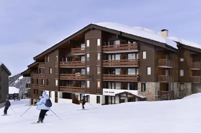 L'établissement Résidence Aigue-marine - Studio chaleureux · Skis aux pieds · Vue pistes · Balcon MAE-6491 en hiver