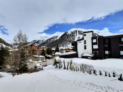 Vue générale sur la montagne ou vue sur la montagne depuis l'appartement