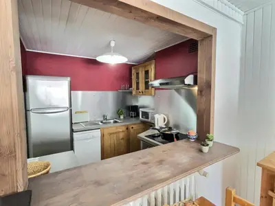 Cuisine ou kitchenette dans l'établissement Résidence La Balme - Agréable 2 pièces pour 4 personnes, situé à Val d'Isère à proximité des pistes et du centre de la station MAE-3254