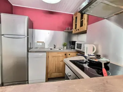 Cuisine ou kitchenette dans l'établissement Résidence La Balme - Agréable 2 pièces pour 4 personnes, situé à Val d'Isère à proximité des pistes et du centre de la station MAE-3254