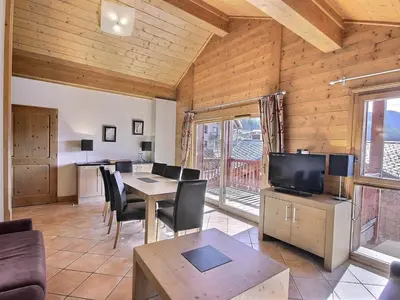 Télévision ou salle de divertissement dans l'établissement Appartement skis aux pieds pour 6 pers proche centre Vallandry, animaux admis - FR-1-411-918