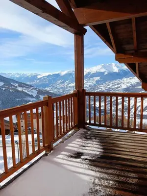Vue générale sur la montagne ou vue sur la montagne depuis l'appartement