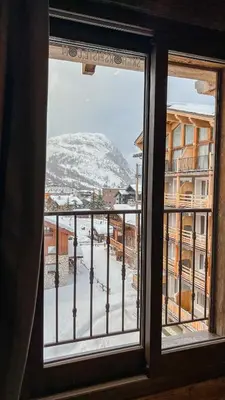 Vue générale sur la montagne ou vue sur la montagne depuis l'appartement