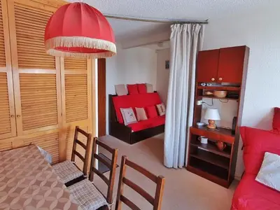Un ou plusieurs lits dans un hébergement de l'établissement Appartement cosy proche pistes - 6 pers - Balcon - FR-1-502-550