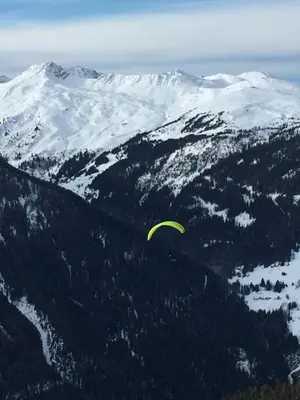 Vue générale sur la montagne ou vue sur la montagne depuis l'appartement