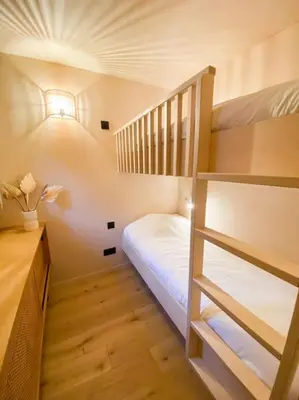 Un ou plusieurs lits dans un hébergement de l'établissement Chalet Mélèze skis aux pieds Alpes, Sainte-Foy station 1550
