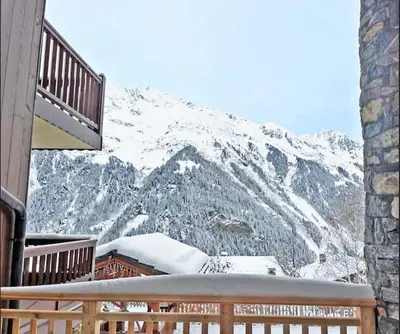 Vue générale sur la montagne ou vue sur la montagne depuis le chalet