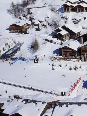 L'établissement Chalet Mélèze skis aux pieds Alpes, Sainte-Foy station 1550 en hiver