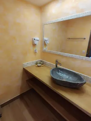 Salle de bains dans l'établissement COSY EDEN SKI - Luxueux appartement T4 skis aux pieds à Tignes 2100