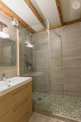 Salle de bains dans l'établissement LA DENT PARRACHEE