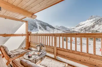 Vue générale sur la montagne ou vue sur la montagne depuis l'hôtel