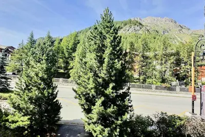 Vue générale sur la montagne ou vue sur la montagne depuis l'appartement