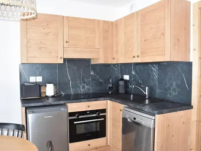 Cuisine ou kitchenette dans l'établissement Appartement 3 pièces, 4 pers, proche téléphérique - FR-1-464-225