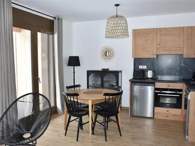 Cuisine ou kitchenette dans l'établissement Appartement 3 pièces, 4 pers, proche téléphérique - FR-1-464-225
