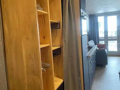 Un ou plusieurs lits dans un hébergement de l'établissement Studio calme avec balcon, centre Arc 2000, 4 pers. - FR-1-346-567