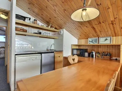 Cuisine ou kitchenette dans l'établissement Appartement 2 pièces avec belle vue sur pistes, animaux admis - FR-1-455-252