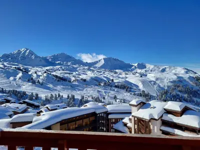 Vue générale sur la montagne ou vue sur la montagne depuis l'appartement