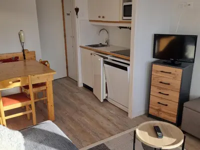 Cuisine ou kitchenette dans l'établissement Studio cabine fonctionnel aux pieds des pistes avec parking - FR-1-181-2799