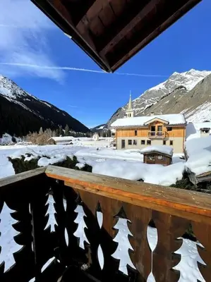 Vue générale sur la montagne ou vue sur la montagne depuis l'appartement
