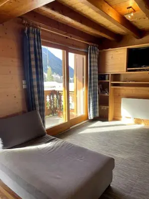 Un ou plusieurs lits dans un hébergement de l'établissement Chalet le Génépi 4-6 pers