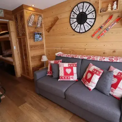 Studio rénové Proche pistes et commerces Balcon et WIFI - FR-1-502-554
