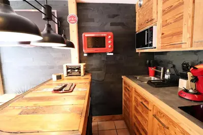 Cuisine ou kitchenette dans l'établissement Résidence Home Club - Studio rénové · proche piste et commerce · balcon MAE-9081