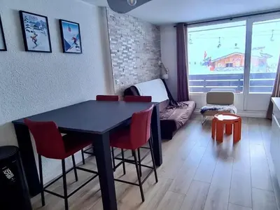 Coin salon dans l'établissement Tignes - Appartement 2 pièces cabine, 6 pers, vue sur montagne - FR-1-449-193