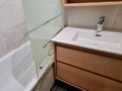 Salle de bains dans l'établissement Tignes - Appartement 2 pièces cabine, 6 pers, vue sur montagne - FR-1-449-193