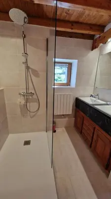 Salle de bains dans l'établissement Au Fil du Temps