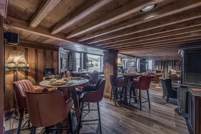 Restaurant ou autre lieu de restauration dans l'établissement 4 bedrooms Solaise Penthouse