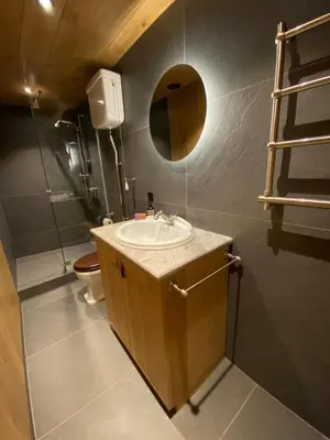 Salle de bains dans l'établissement L'Illaz - 4 bedrooms, log fire