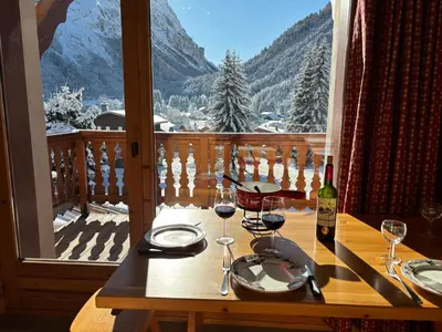 Vue générale sur la montagne ou vue sur la montagne depuis l'appartement
