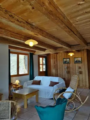 Coin salon dans l'établissement Unique à Champagny l'appartement Panoramik dans un Chalet d'Alpage avec une vue exceptionnelle