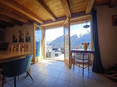 Vue générale sur la montagne ou vue sur la montagne depuis l'appartement