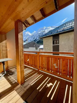 Vue générale sur la montagne ou vue sur la montagne depuis le chalet