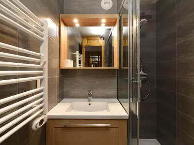 Plan de l'établissement Appartement rénové au pied des pistes pour 7 personnes - FR-1-181-2741