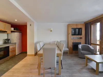 Cuisine ou kitchenette dans l'établissement Appartement ski aux pieds pour 10 pers. avec WIFI et animaux admis - FR-1-181-2766