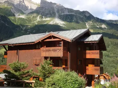 Plan de l'établissement Appartement 3 pièces avec terrasse - Pralognan - FR-1-464-228